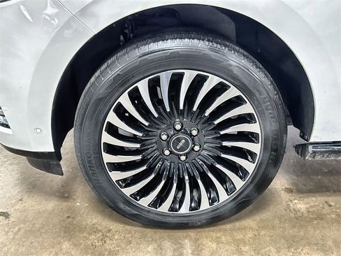 Used 2020 Lincoln Navigator Black Label w/ Cargo Convenience Package image 34