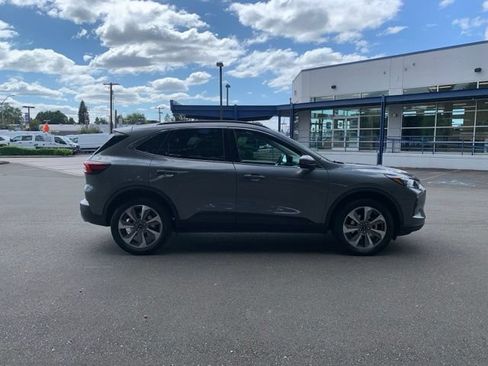 Certified 2025 Ford Escape Platinum AWD/4WD image 10