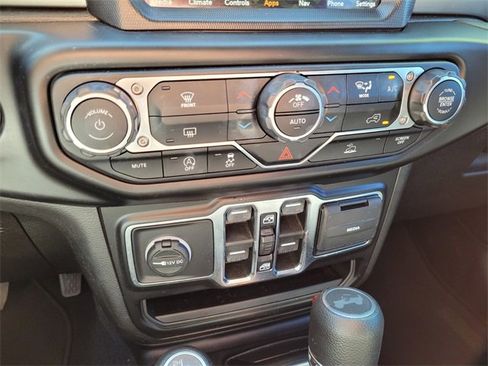 Certified 2022 Jeep Wrangler Unlimited Sahara image 26