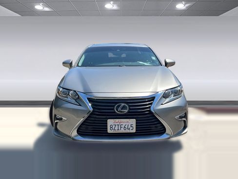 Used 2018 Lexus ES 350 w/ Premier Package FWD image 4