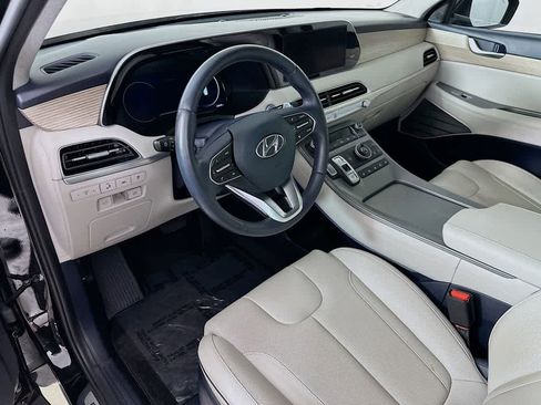 Used 2022 Hyundai Palisade Limited FWD image 2