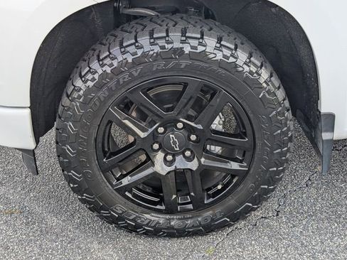 Used 2022 Chevrolet Silverado 1500 RST AWD/4WD image 13
