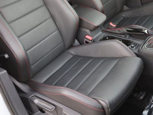 Used 2020 Volkswagen GTI SE FWD image 45