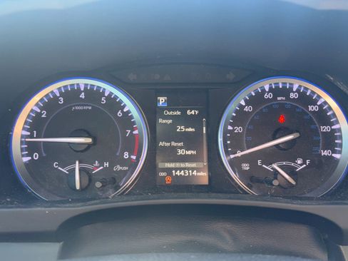 Used 2017 Toyota Highlander XLE image 11