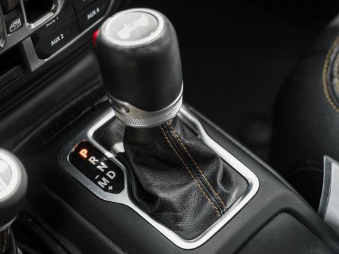Used 2022 Jeep Wrangler Unlimited Sahara AWD/4WD image 11