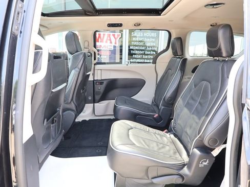 Used 2023 Chrysler Pacifica Limited w/ Uconnect Theater Family Group AWD/4WD image 23
