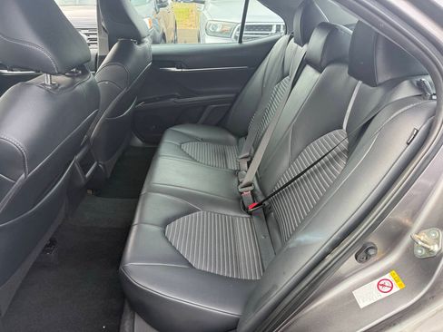 Used 2019 Toyota Camry SE FWD image 21