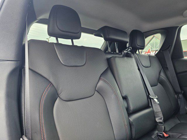 Used 2022 Jeep Cherokee Trailhawk w/ Premium Leather Package AWD/4WD image 13