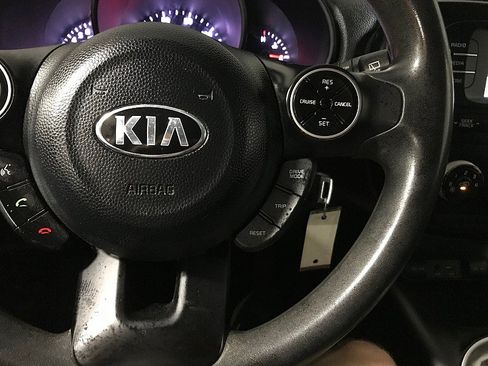 Used 2017 Kia Soul FWD image 25