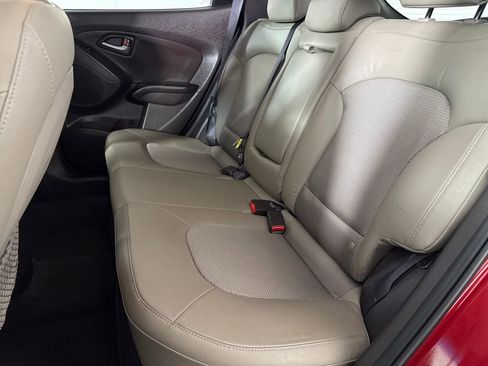 Used 2015 Hyundai Tucson SE image 12