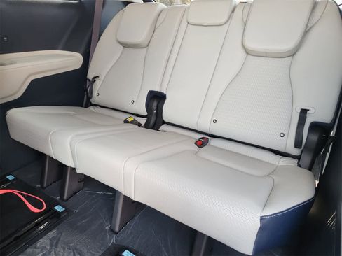 New 2026 Kia Carnival SX Prestige image 28