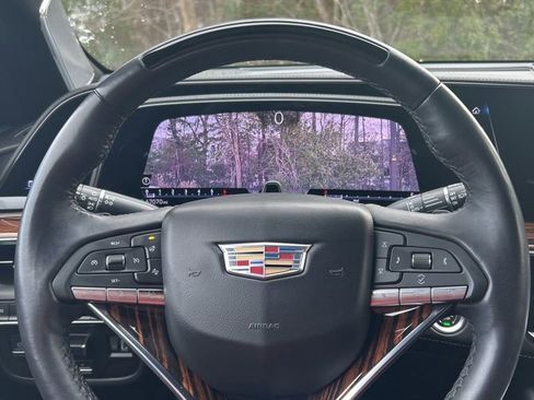 Used 2022 Cadillac Escalade Premium Luxury w/ Performance Package image 9