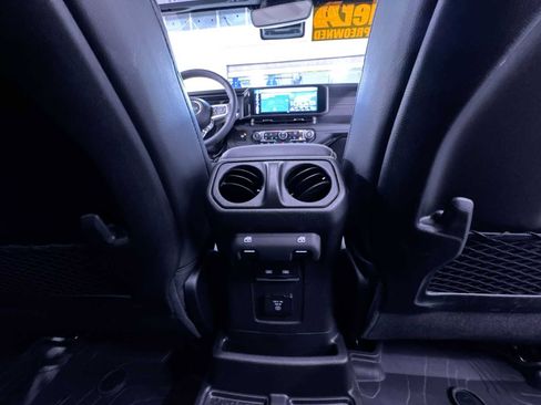 Used 2024 Jeep Wrangler Unlimited Sahara w/ Technology Group AWD/4WD image 41