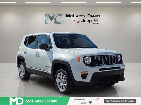 Used 2023 Jeep Renegade Latitude image 1