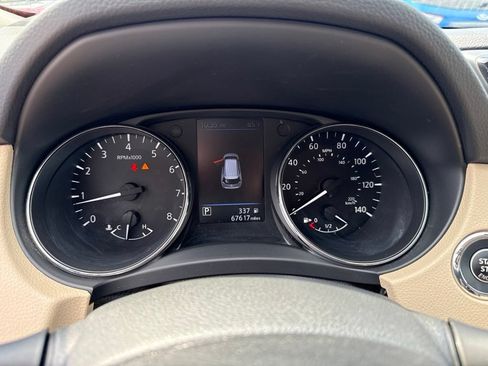 Used 2020 Nissan Rogue SV AWD/4WD image 30