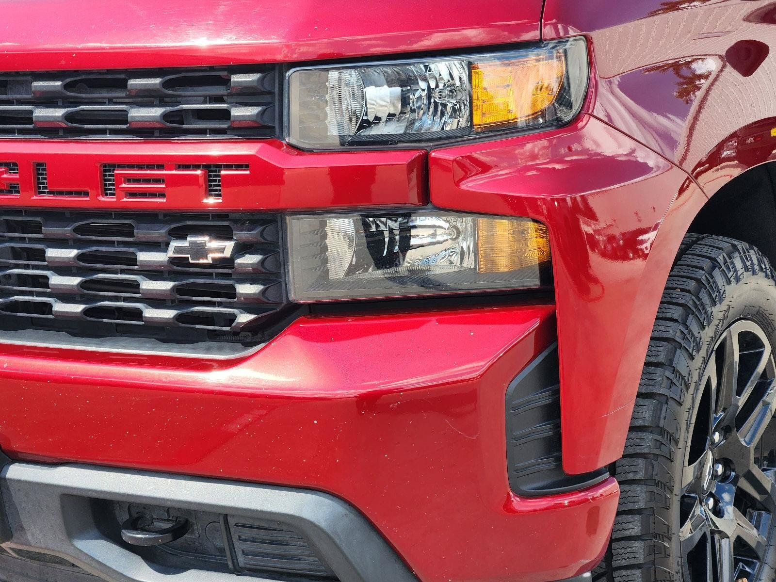Used 2022 Chevrolet Silverado 1500 Custom w/ LPO, Blackout Package RWD image 8