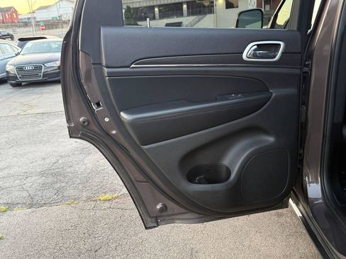 Used 2018 Jeep Grand Cherokee Limited AWD/4WD image 33