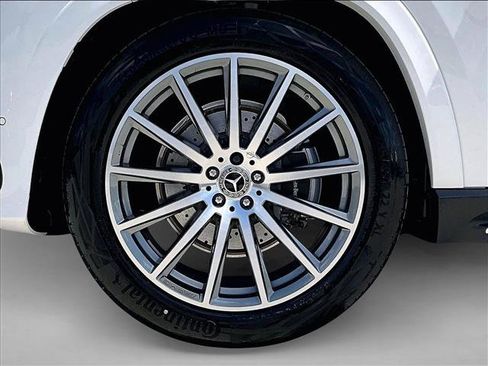 New 2026 Mercedes-Benz GLS 580 4MATIC image 14