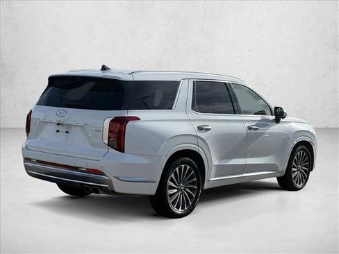 Used 2024 Hyundai Palisade Calligraphy image 5