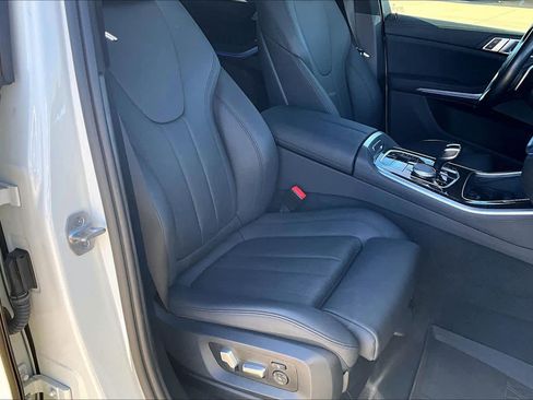 Used 2021 BMW X5 sDrive40i w/ Premium Package image 9