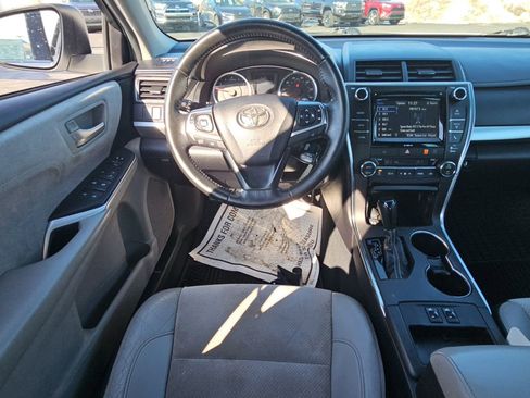 Used 2016 Toyota Camry XSE w/ Moonroof Package image 9
