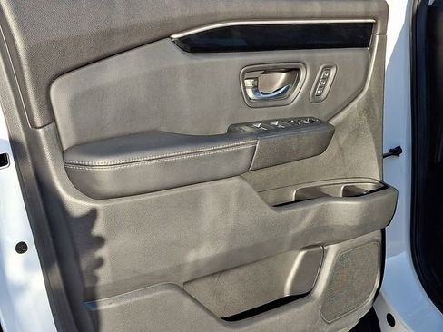 Used 2024 Honda Pilot Touring image 13