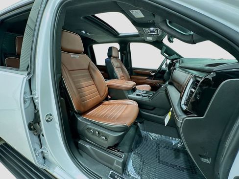 Used 2024 GMC Sierra 2500 Denali Ultimate w/ Max Trailering Package image 30