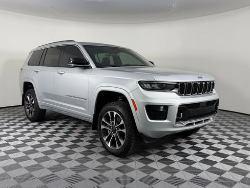 Used 2021 Jeep Grand Cherokee L Overland w/ Luxury Tech Group IV AWD/4WD image 1