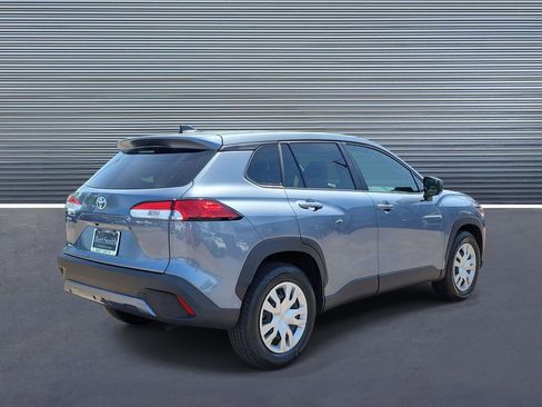 Used 2025 Toyota Corolla Cross L FWD image 3