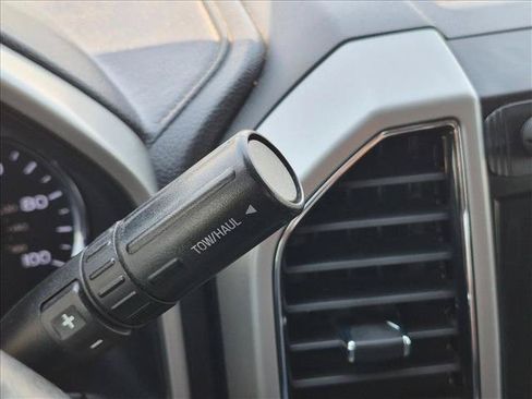 Used 2019 Ford F250 Lariat w/ Lariat Value Package AWD/4WD image 11