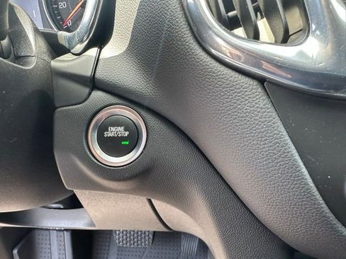 Used 2023 Chevrolet Equinox LT FWD image 22