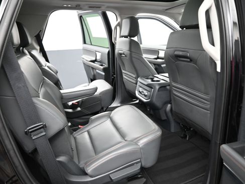 Used 2025 Ford Expedition Active image 23