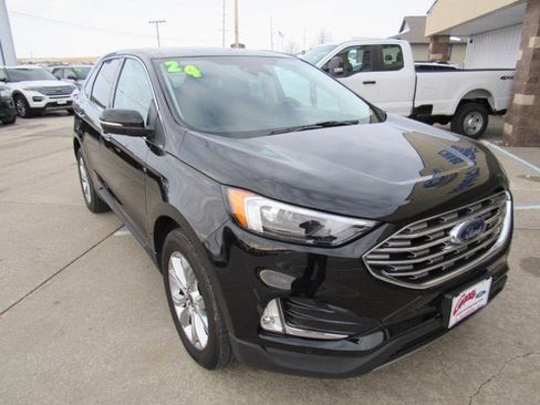 Used 2024 Ford Edge Titanium AWD/4WD image 3