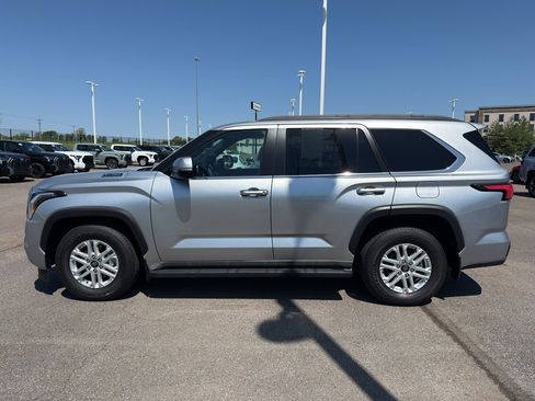 Used 2026 Toyota Sequoia SR5 AWD/4WD image 2