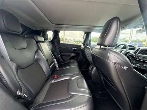 Used 2020 Jeep Cherokee Latitude Plus FWD image 21