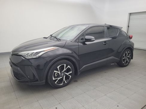Used 2020 Toyota C-HR XLE image 2