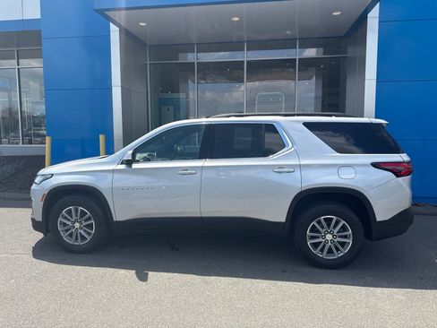 Used 2022 Chevrolet Traverse LT AWD/4WD image 9