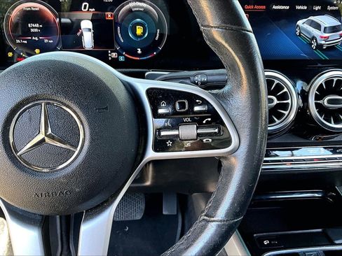 Used 2021 Mercedes-Benz GLB 250 image 11