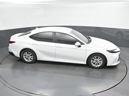 Used 2025 Toyota Camry LE FWD image 29