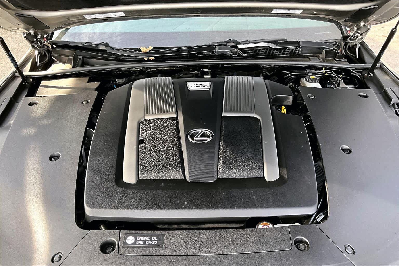 Used 2023 Lexus LS 500 w/ Accessory Package (Z2) RWD image 32