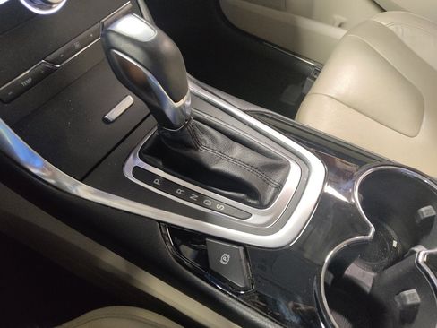 Used 2018 Ford Edge Titanium w/ Technology Package FWD image 26