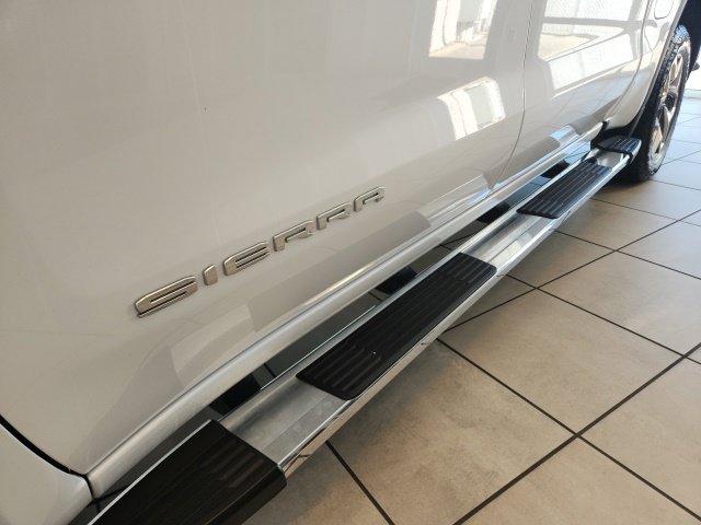 Used 2024 GMC Sierra 1500 SLT w/ SLT Premium Plus Package AWD/4WD image 8