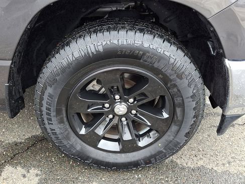 Used 2024 RAM 1500 Laramie image 9