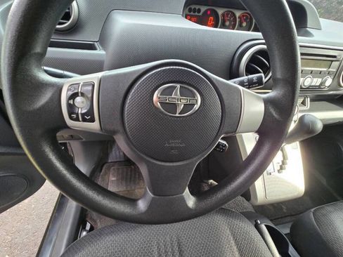 Used 2008 Scion xB FWD image 1