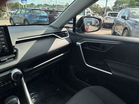 Used 2019 Toyota RAV4 LE w/ All Weather Liner Package AWD/4WD image 27
