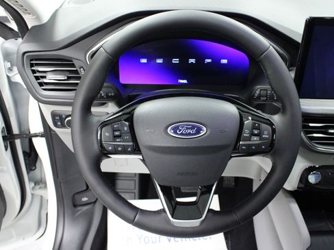 New 2025 Ford Escape PHEV w/ PHEV Premium Package image 17