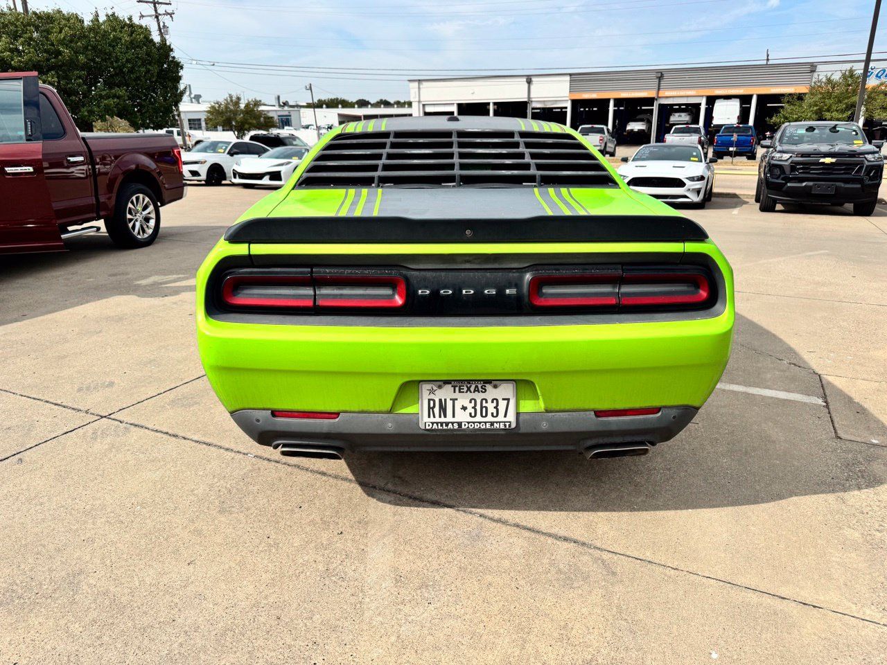Used 2015 Dodge Challenger R/T RWD image 2
