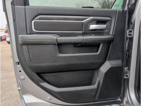 Used 2024 RAM 2500 Big Horn image 33