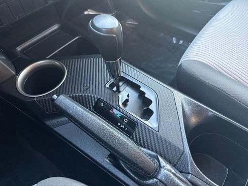 Used 2015 Toyota RAV4 LE image 25