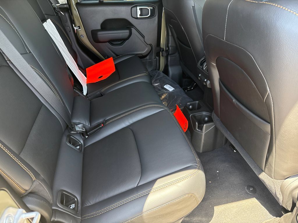 New 2025 Jeep Gladiator Sport AWD/4WD image 13